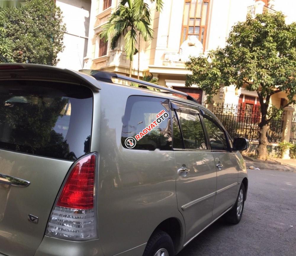 Cần bán gấp Toyota Innova 2008, màu vàng-7