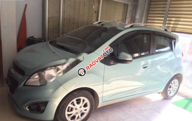 Cần bán lại xe Chevrolet Spark đời 2015, màu xanh lam, số tự động, giá 330tr-0