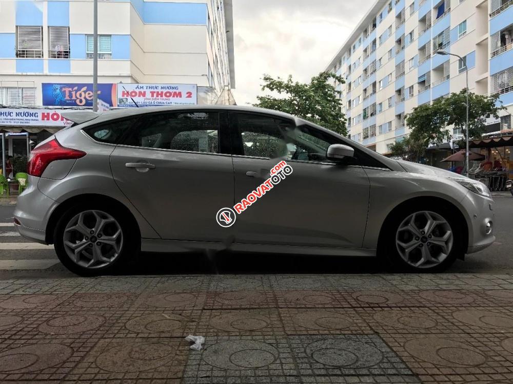 Bán Ford Focus đời 2013, màu bạc số tự động-1