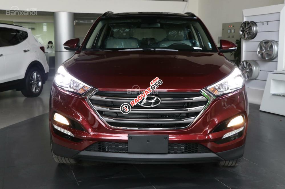Hyundai Tucson 2017 bản full, máy xăng. Hỗ trợ vay vốn 80% giá trị xe, hotline: 0948945599 - 0935904141-7