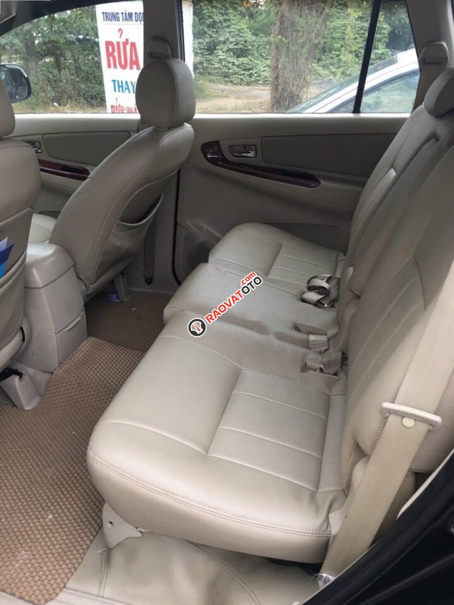 Bán Toyota Innova 2006, màu đen xe gia đình-2