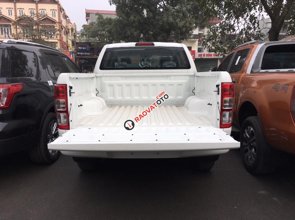 Bán ô tô Nam Định xe Ford Ranger XLS 4x2 AT, 1 cầu, số tự động, mới 100%, tư vấn, hỗ trợ trả góp-4