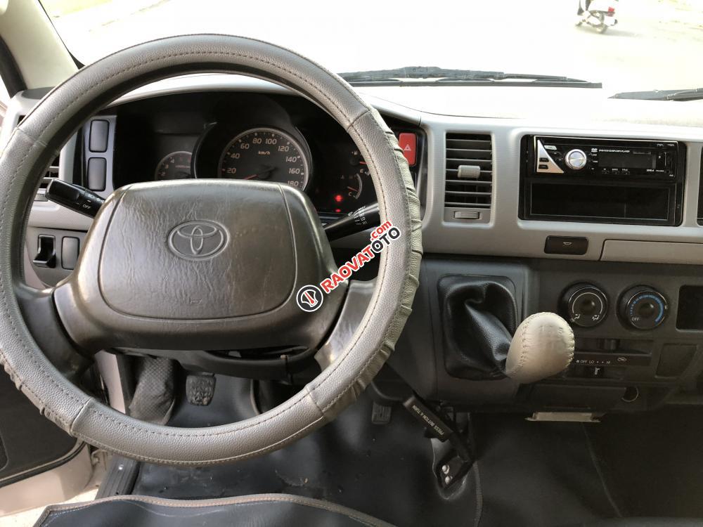 Cần bán xe Toyota Hiace đời 2006 xe gia đình-3