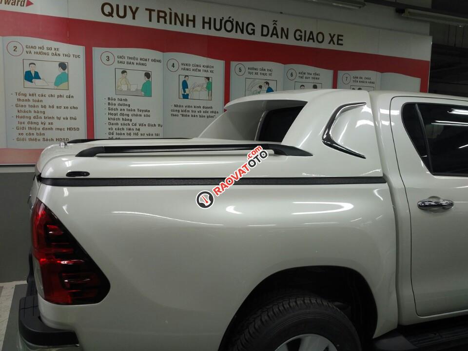 Bán Toyota Hilux 2.4E 2017, hỗ trợ trả góp lên tới 80%, hotline: 0976112268-17