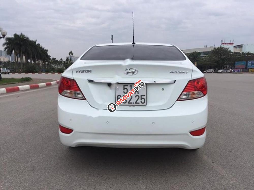 Xe Hyundai Accent đời 2012, màu trắng, nhập khẩu số sàn, giá 395tr-5