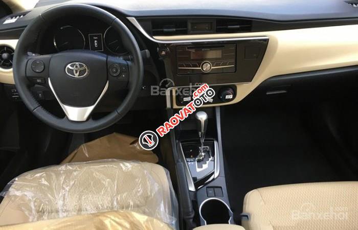 Toyota Corolla Altis 1.8 (CVT) đời 2018, trả trước 180 nhận xe ngay, lãi suất 0.49%-7