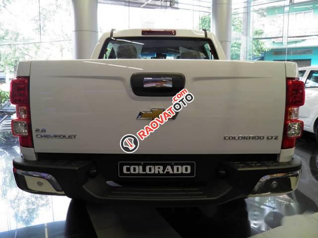 Bán ô tô Chevrolet Colorado 2.8AT đời 2017, màu trắng-2