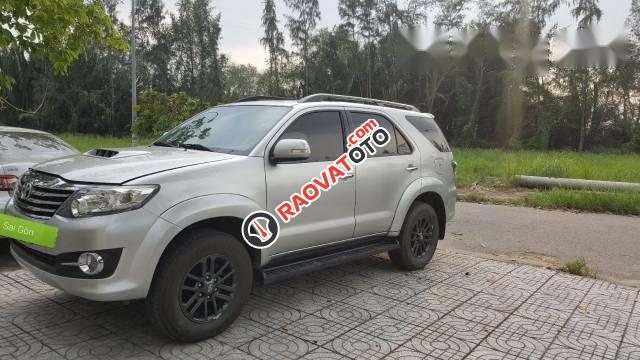 Bán xe cũ Toyota Fortuner G đời 2015, màu bạc chính chủ, giá chỉ 880 triệu-0