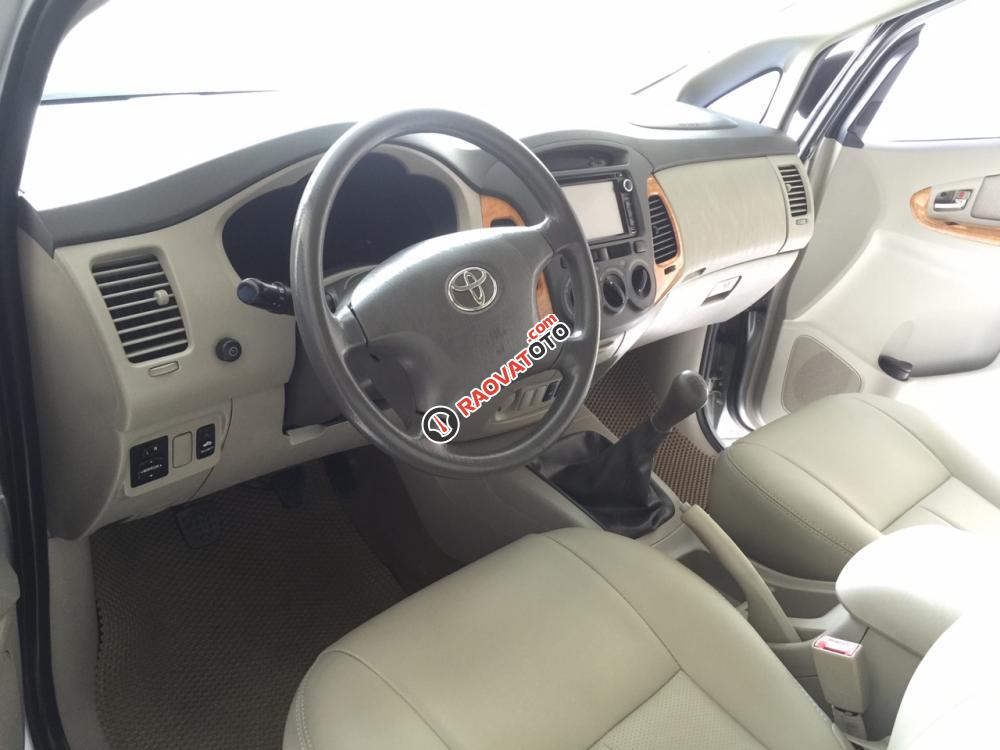 Cần bán Toyota Innova G đời 2010, màu bạc, 475tr-2