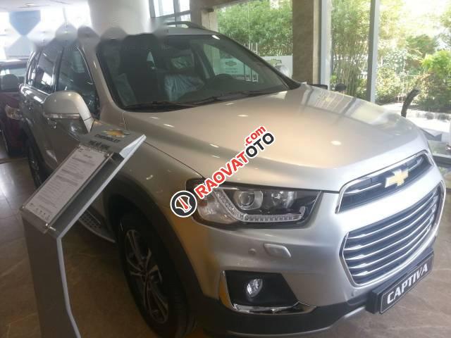 Cần bán xe Chevrolet Captiva 2017, màu bạc, giá chỉ 879 triệu-1