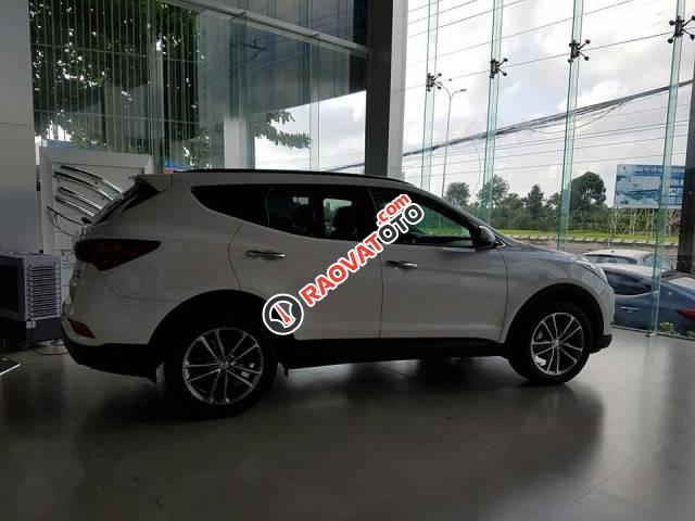 Bán Hyundai Santa Fe đời 2017, màu trắng-3