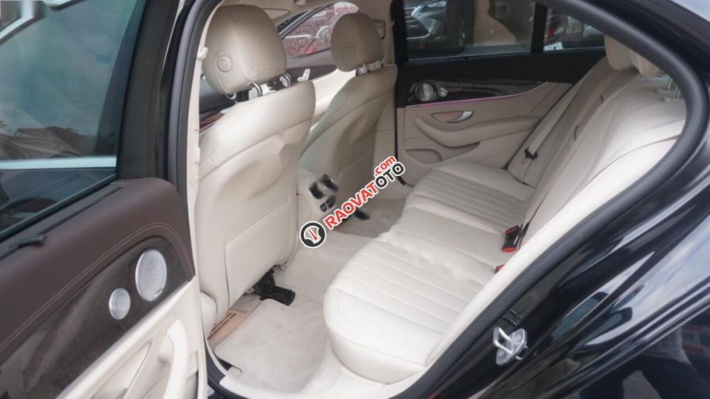 Bán xe Mercedes E250 đời 2016, màu đen chính chủ-8