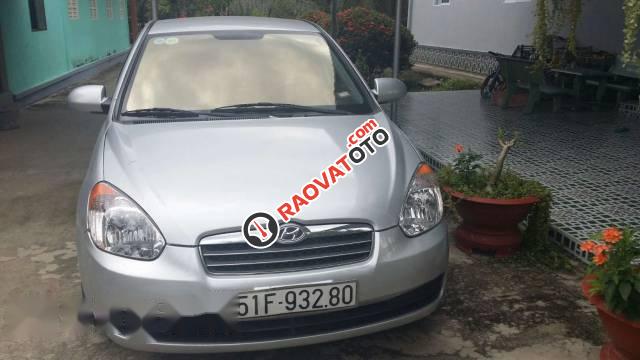 Bán ô tô Hyundai Verna năm 2009, màu bạc-4