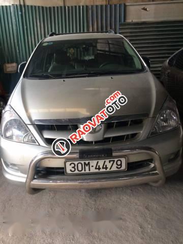 Bán ô tô Toyota Innova 2.0 đời 2008, màu bạc chính chủ, giá tốt-0