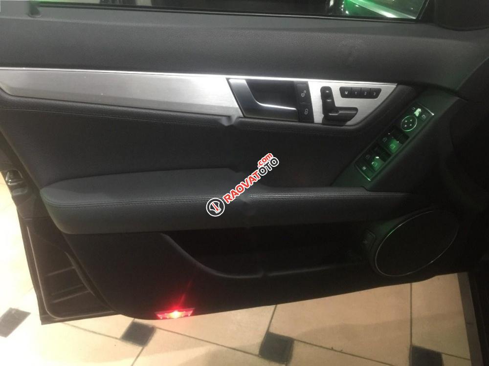 Bán gấp Mercedes C300 AMG đời 2011, màu đen-0