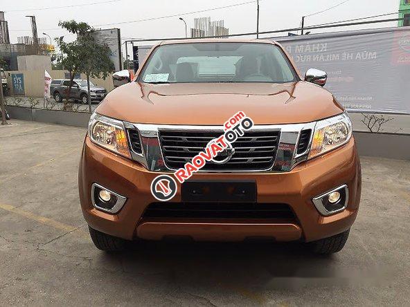 Bán Nissan Navara năm 2017, màu vàng cam-4