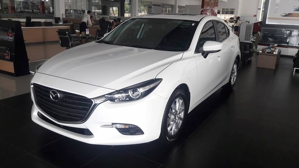 Cần bán Mazda 3 đời 2017, màu trắng, xe nhập, 650tr-3