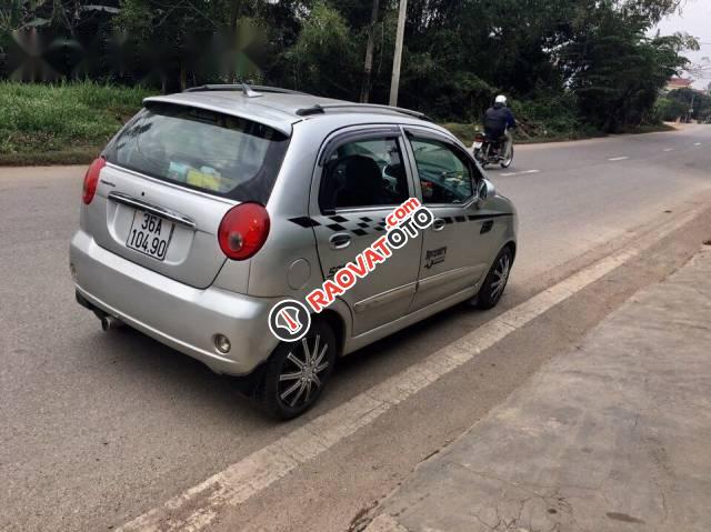 Bán lại xe Chevrolet Spark đời 2010, màu bạc-4