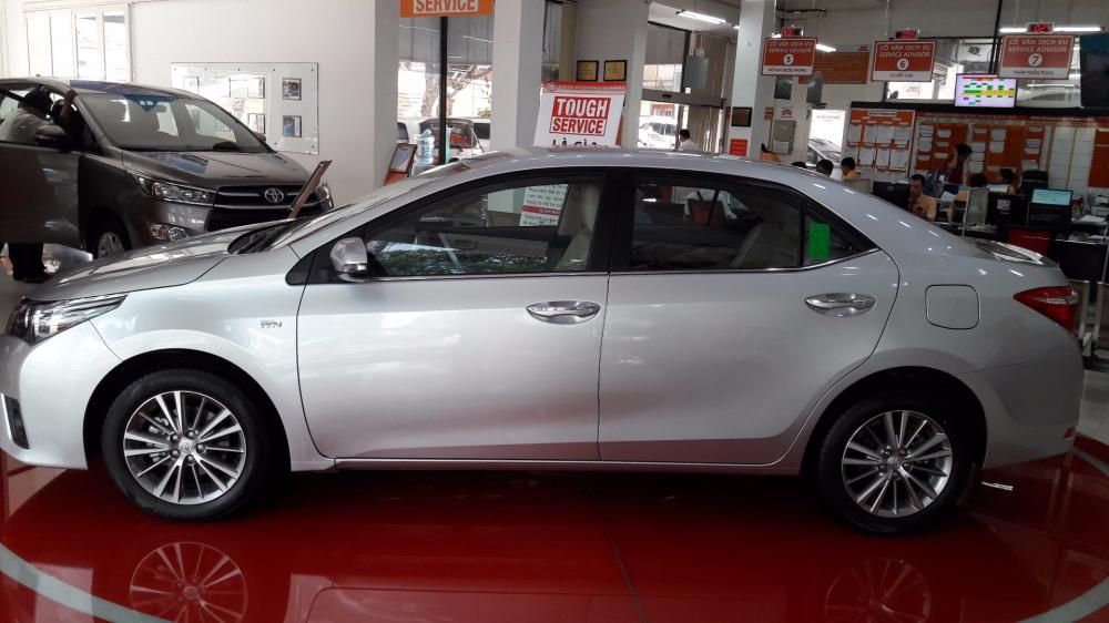 Bán xe Toyota Corolla altis 1.8V đời 2017, màu bạc, xe nhập-15