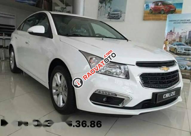 Cần bán xe Chevrolet Cruze LT sản xuất 2017, màu trắng-0