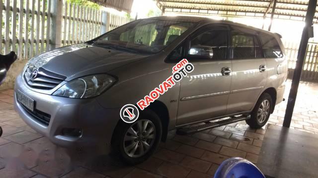 Bán Toyota Innova đời 2010, màu bạc -5