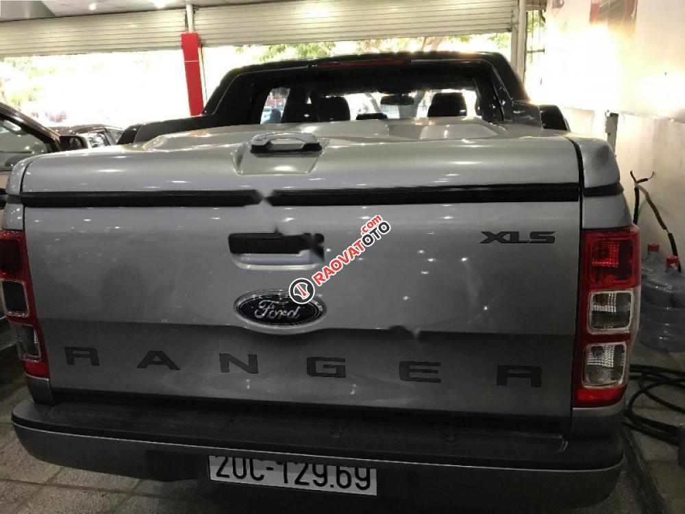 Bán Ford Ranger XLS 2.2L 4x2 AT đời 2017, xe nhập-2