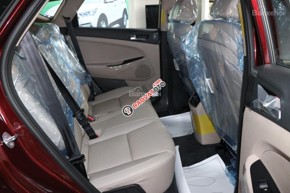 Hyundai Tucson 2017 bản full, máy xăng. Hỗ trợ vay vốn 80% giá trị xe, hotline: 0948945599 - 0935904141-0