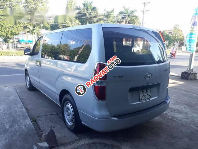 Bán xe Hyundai Starex năm 2007, màu bạc, nhập khẩu nguyên chiếc, giá tốt-2