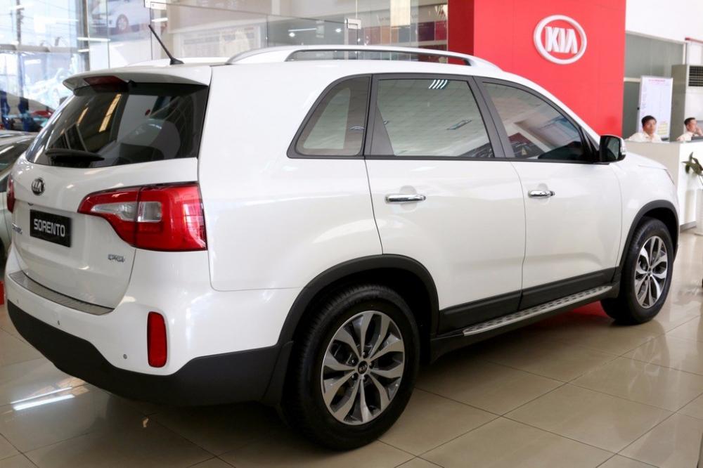 Bán Kia Sorento đời 2017, màu trắng, nhập khẩu nguyên chiếc-4