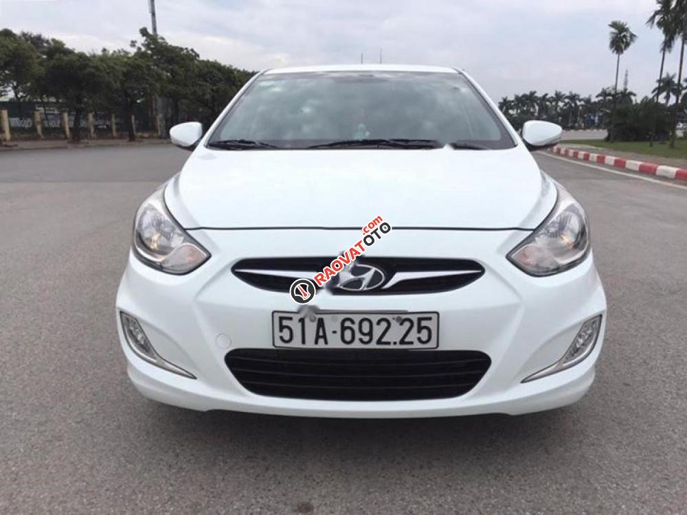 Xe Hyundai Accent đời 2012, màu trắng, nhập khẩu số sàn, giá 395tr-1