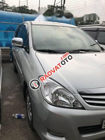 Bán Toyota Innova G đời 2011, màu bạc-5