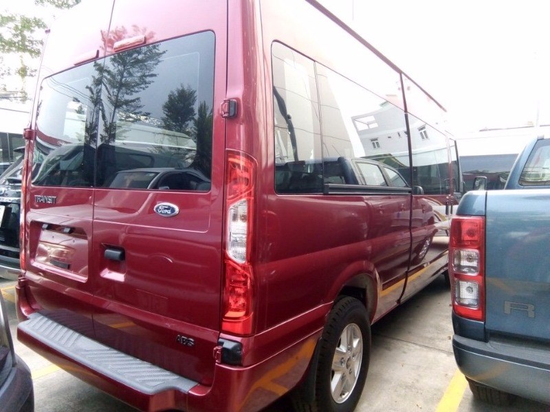 Bán Ford Transit đời 2017, màu đỏ, nhập khẩu-2