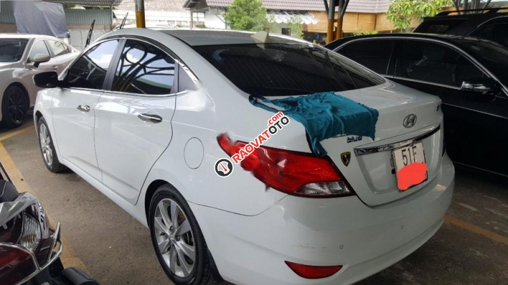 Cần bán lại xe Hyundai Accent 1.4AT đời 2015, màu trắng, nhập khẩu nguyên chiếc giá cạnh tranh-0