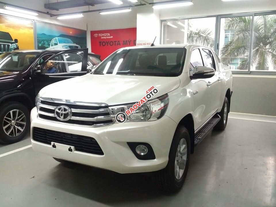 Bán Toyota Hilux 2.4E 2017, hỗ trợ trả góp lên tới 80%, hotline: 0976112268-12