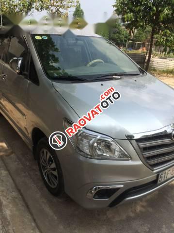 Bán Toyota Innova đời 2015, màu bạc-5