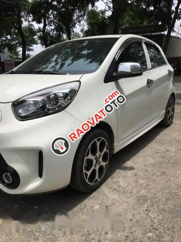 Cần bán gấp Kia Morning SI 1.25 MT đời 2015, màu trắng chính chủ, giá tốt-0