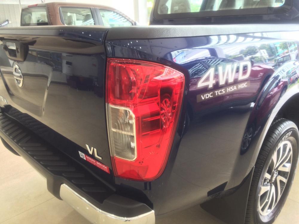 Bán Nissan Navara đời 2017, màu xanh lam, nhập khẩu  -11