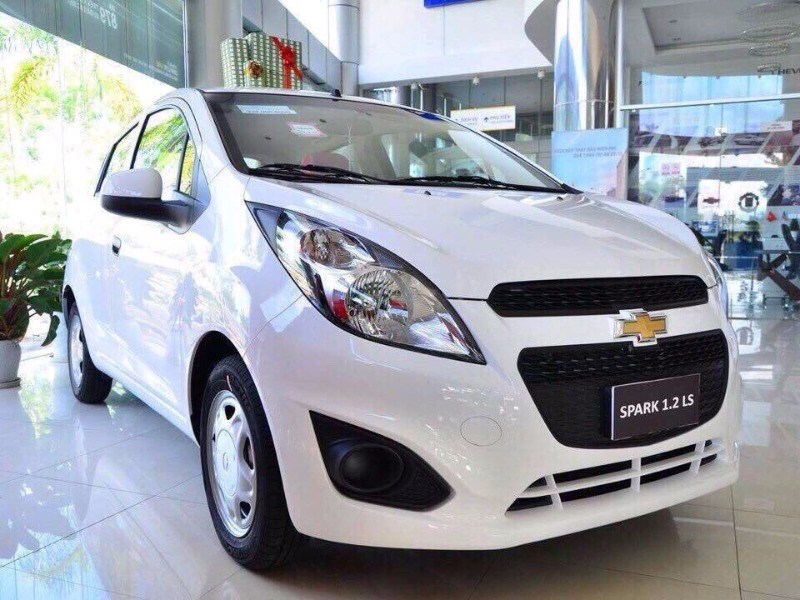 Bán Chevrolet Spark đời 2017, màu trắng, xe nhập, mới 100% giá cạnh tranh-2