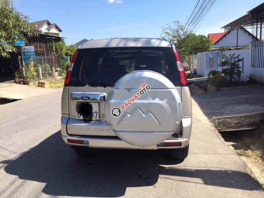 Cần bán xe Ford Everest 2010 xe gia đình giá cạnh tranh-3