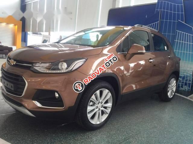 Cần bán Chevrolet Trax sản xuất 2017, màu nâu-0