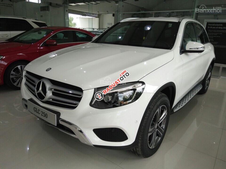 Bán xe Mercedes GLC 250 đời 2017 đủ màu, xe giao ngay nhiều quà tặng-2