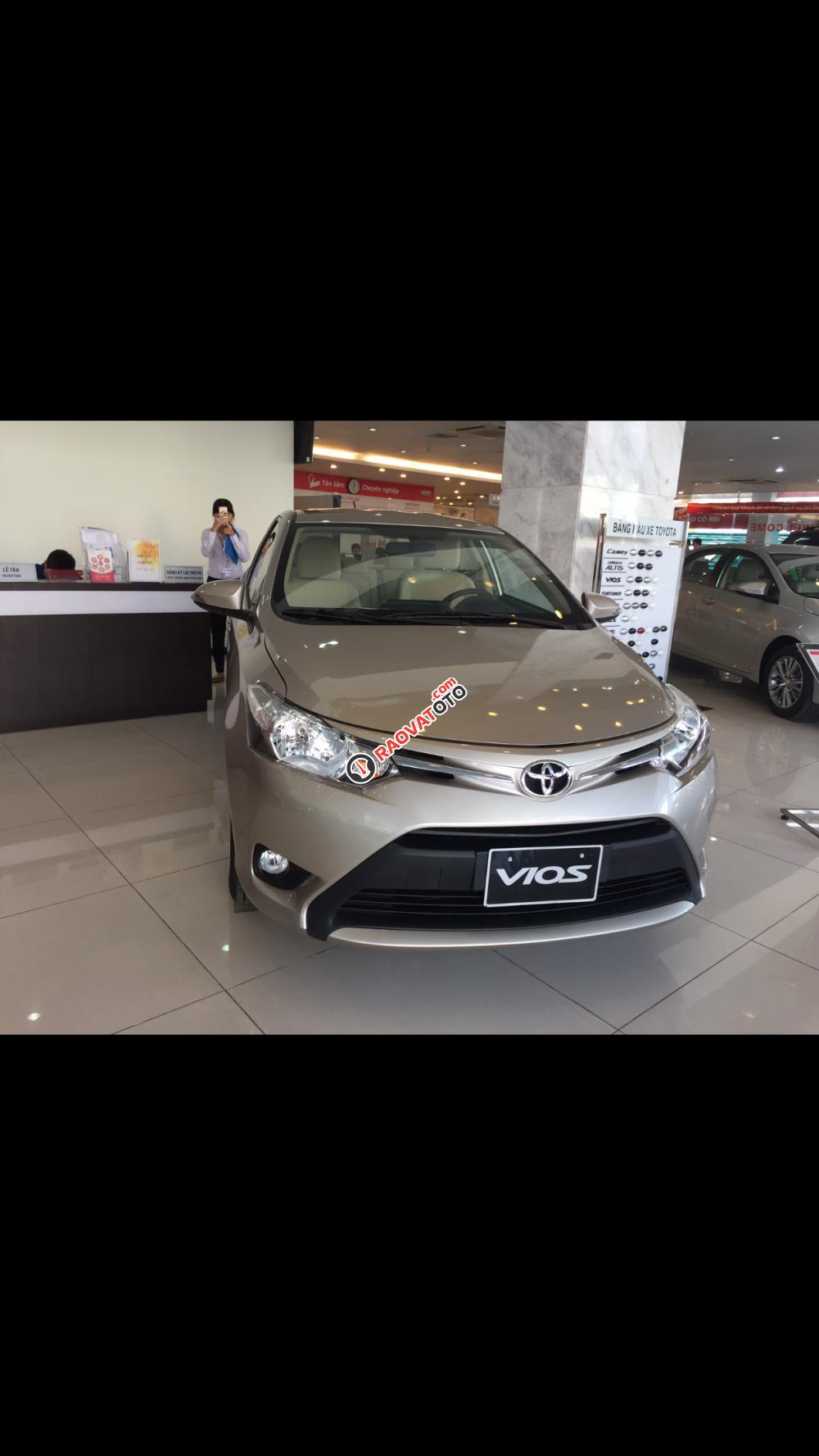 Bán Toyota Vios năm 2017, màu nâu vàng, mới 100% giá tốt khuyến mãi nhiều-2