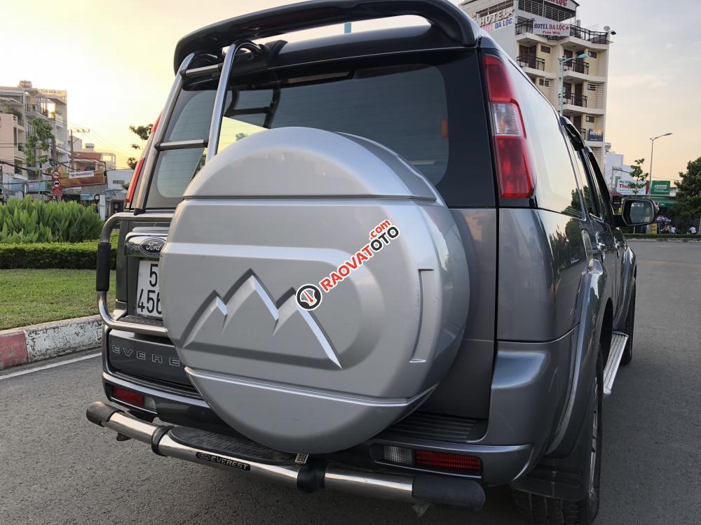 Cần bán Ford Everest AT năm 2010, màu xám -8