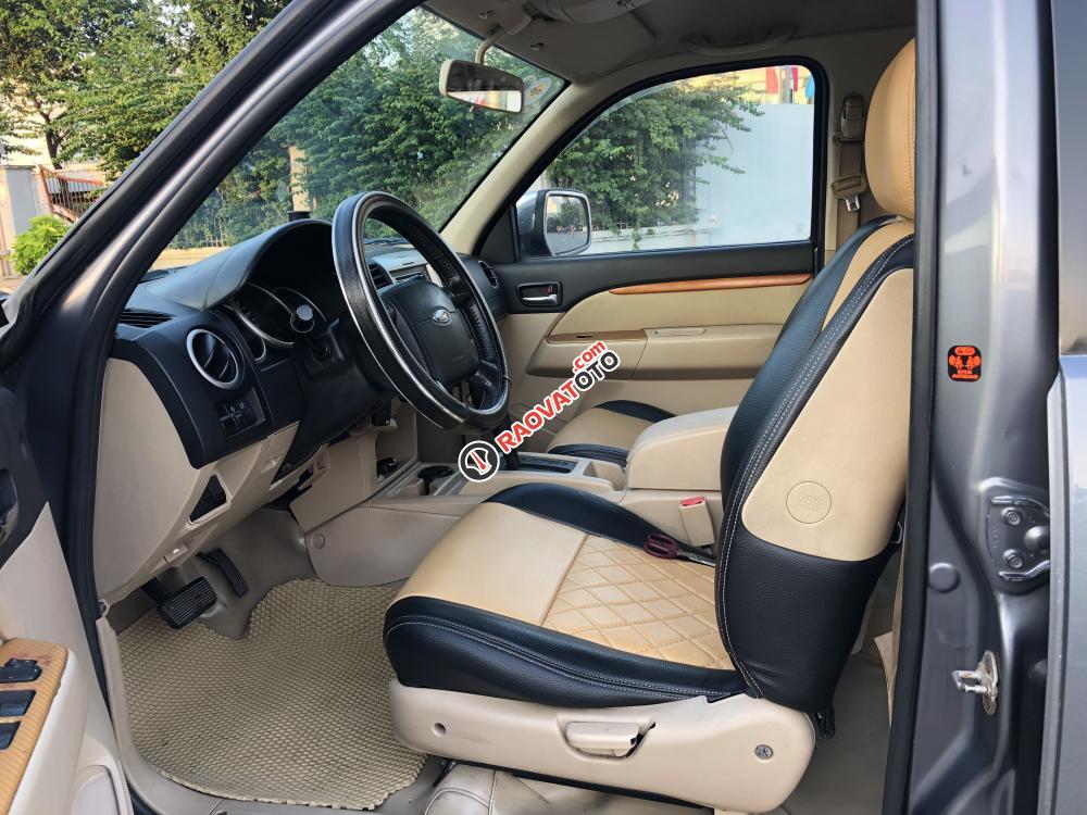 Cần bán Ford Everest AT năm 2010, màu xám -6