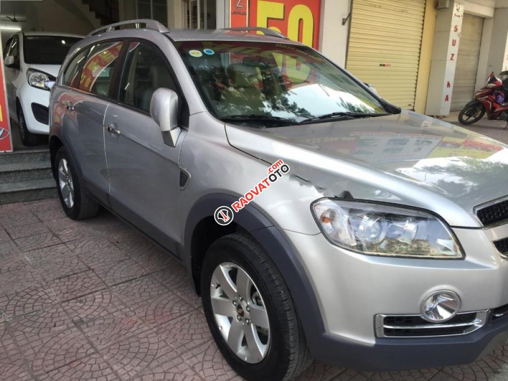 Cần bán gấp Chevrolet Captiva 2010, màu bạc số sàn-2