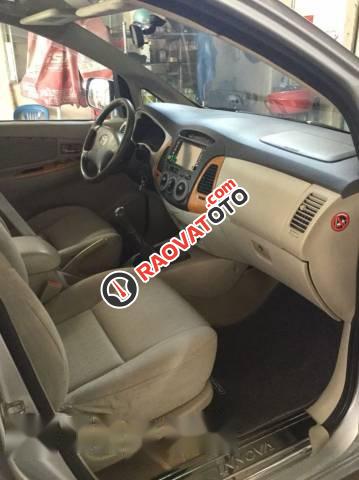 Bán xe Toyota Innova G đời 2010, màu bạc-3