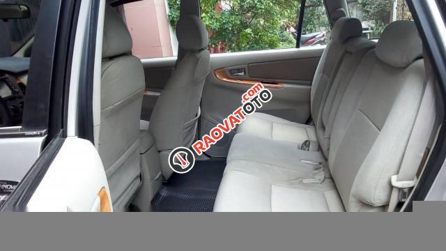 Bán Toyota Innova G năm 2009, màu bạc-2