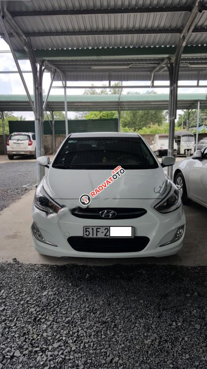 Cần bán lại xe Hyundai Accent 1.4AT đời 2015, màu trắng, nhập khẩu nguyên chiếc giá cạnh tranh-1