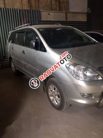 Bán ô tô Toyota Innova 2.0 đời 2008, màu bạc chính chủ, giá tốt-1