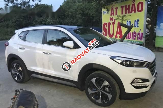 Bán xe Hyundai Tucson năm 2017, màu trắng, 815tr-0